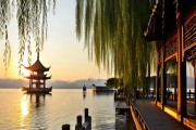 漫步杭州西湖，尽赏十大风情景点